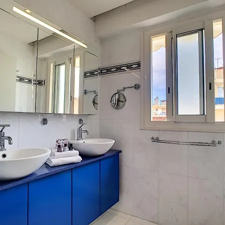 Nestor&Jeeves - Miami Terrace - Central - Close Sea - Top Floor Apartment *